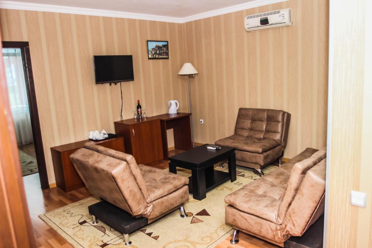Hotel Istanbul Batumi Exteriör bild