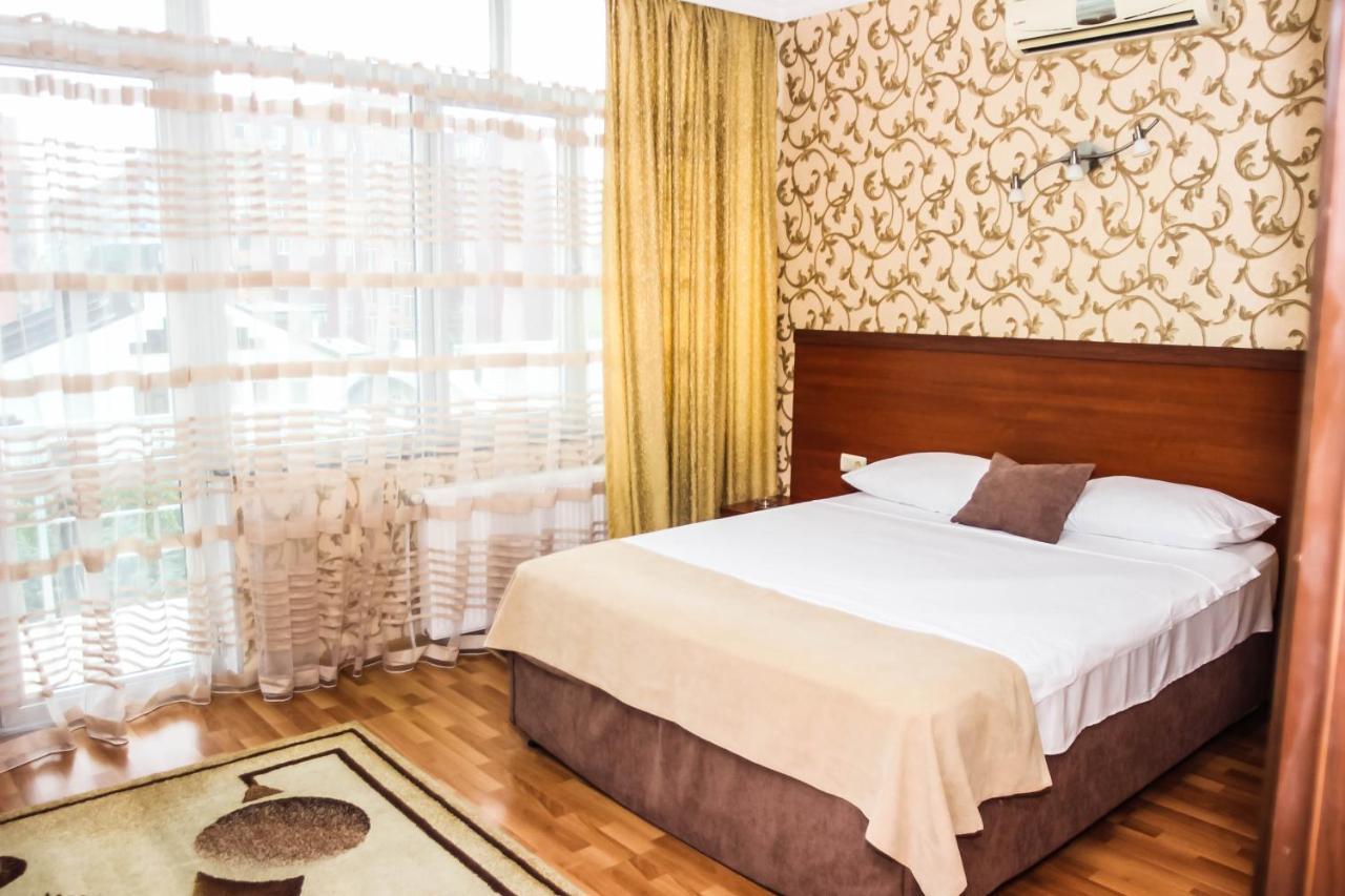Hotel Istanbul Batumi Exteriör bild