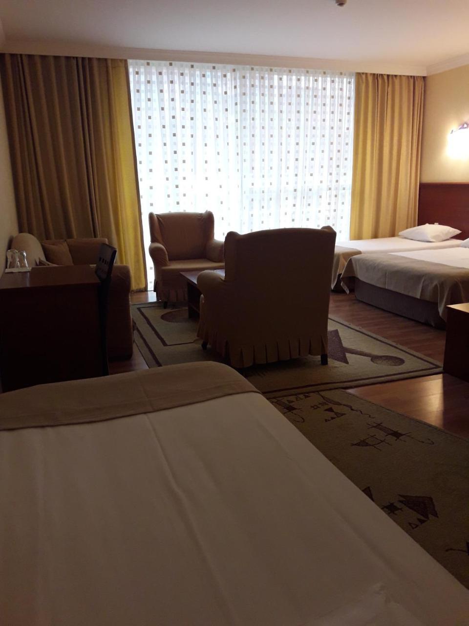 Hotel Istanbul Batumi Exteriör bild