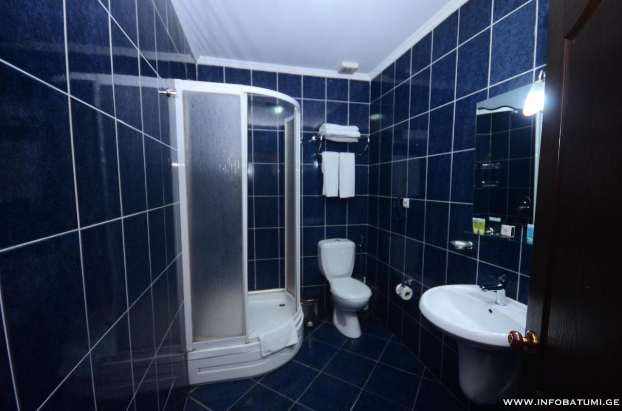 Hotel Istanbul Batumi Exteriör bild